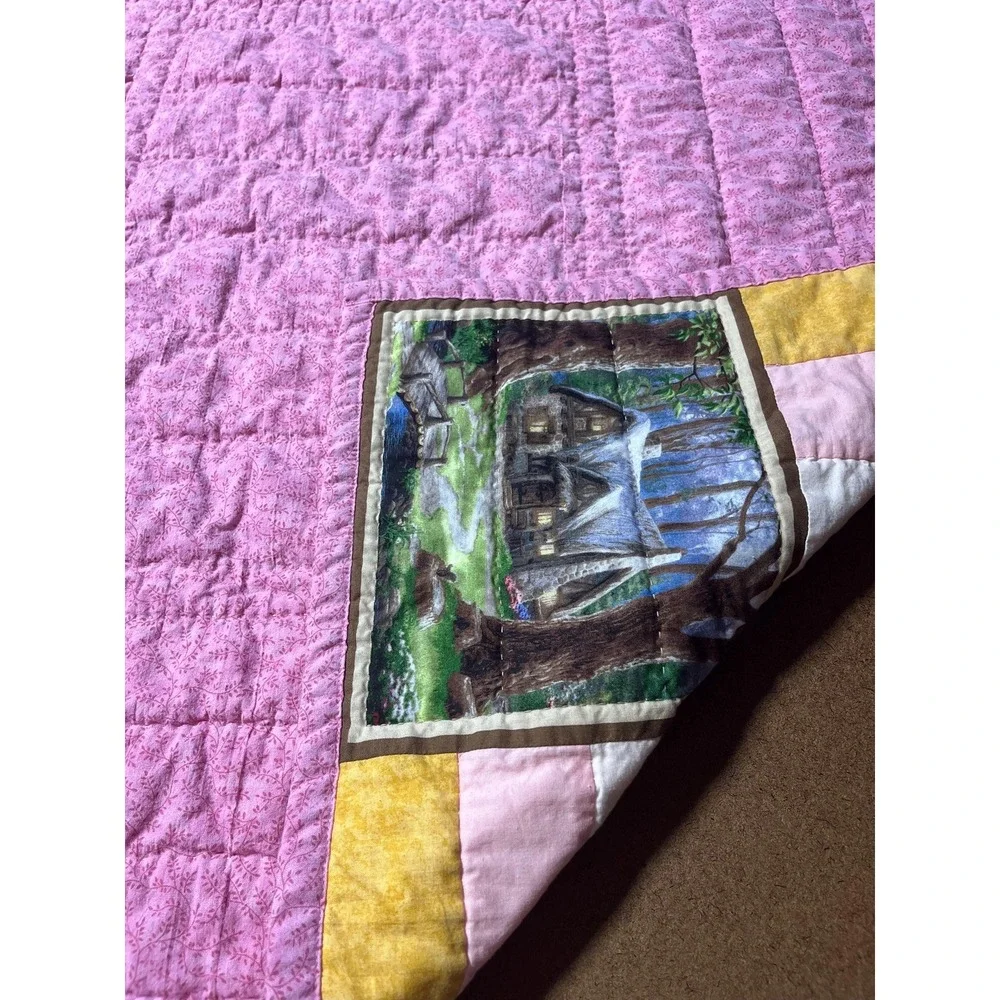 Baby Quilt Snow White, Hand Quilted size 38 1/2